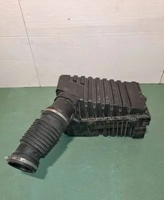 Audi TT TTS RS Mk3 8S Air filter box 8S0190601