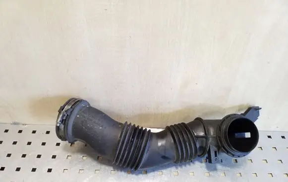 Ford Focus Air intake hose/pipe AV6112B624B AV619G832B