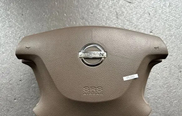 Steering wheel airbag