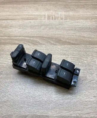 Volkswagen PASSAT B5.5 Electric window control switch 1J4959857