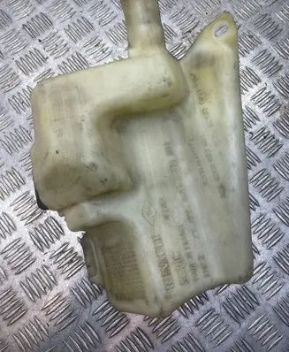 Volkswagen PASSAT B6 Windshield washer fluid reservoir/tank 8200050361 8200000527 8200022401