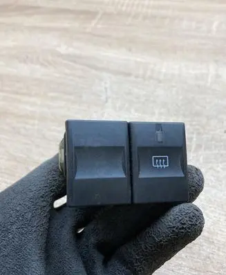 Ford Mondeo Mk III Windscreen/window heater switch 1S7T18C621AA