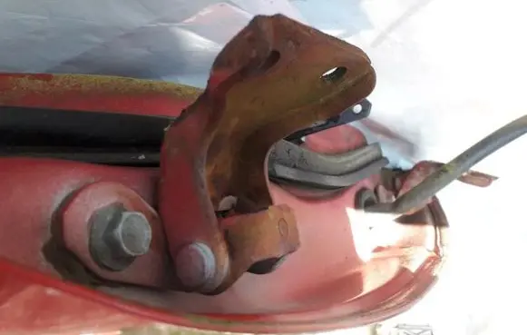 Nissan Sunny Front door upper hinge