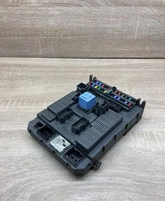 Peugeot 807 Fuse module 1400310680