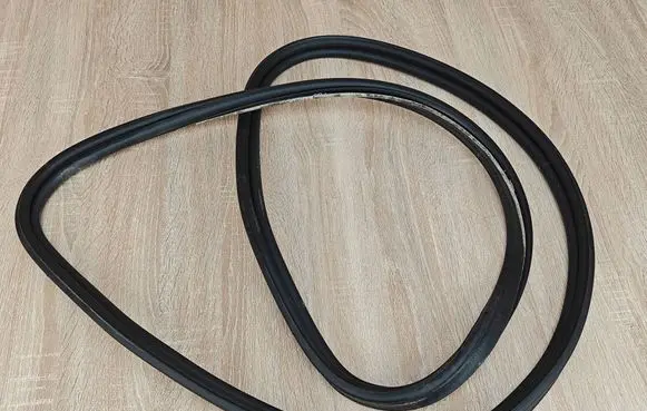 BMW 4 G22 G23 G24 G26 Trunk rubber seal (body) 7478923