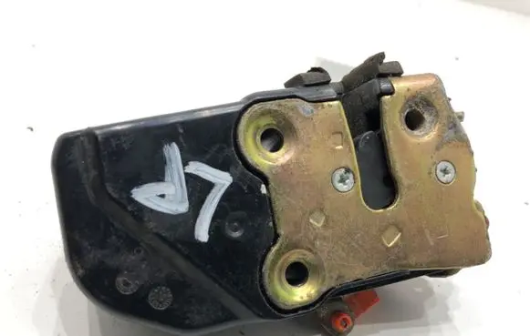 Chrysler 300 - 300C Front door lock 
