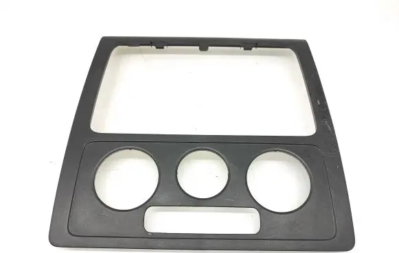 Radio/GPS head unit trim