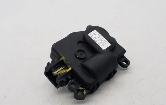Ford Fusion II Air flap motor/actuator DG9H19E616CA