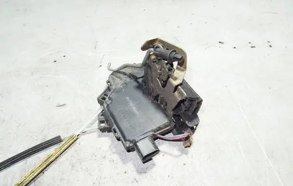 Audi A6 S6 C5 4B Rear door lock 4B0839015B