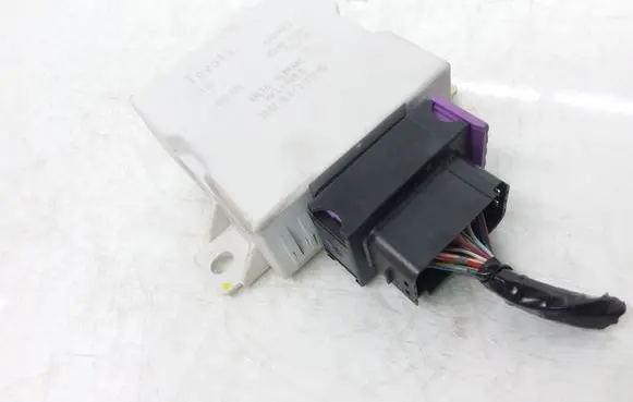 Toyota Avensis T250 Window wiper relay 8594005040