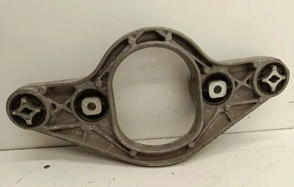 BMW M4 F82 F83 Rear differential/diff mount bracket 2284774