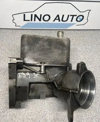 BMW 5 E39 Engine oil radiator 2247204 8792145