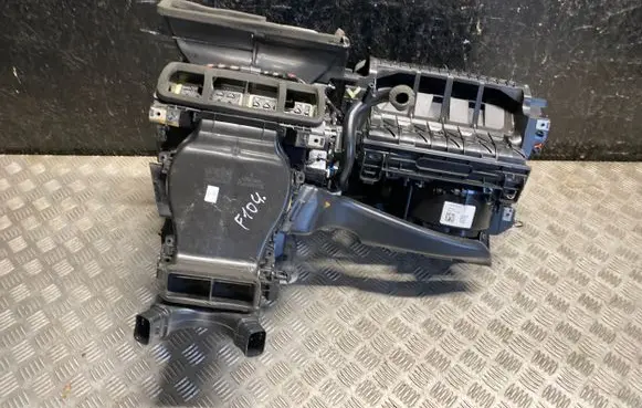 Volvo XC40 Interior heater climate box assembly housing 32130491