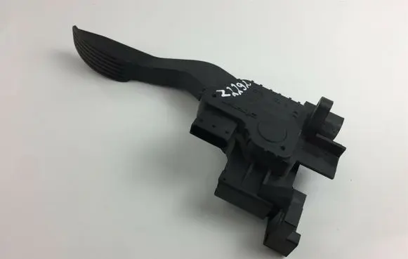 Iveco Daily 45 - 49.10 Accelerator throttle pedal 5801333490 Z2292