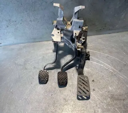 Audi 80 90 B3 Pedal assembly 893721115