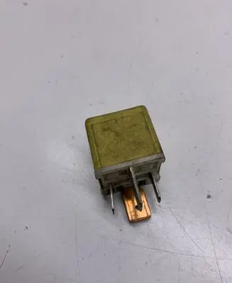 Volvo S70 V70 V70 XC Other relay 9128164 00351075