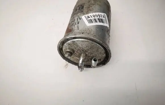 Volkswagen PASSAT B3 Fuel filter QGS66