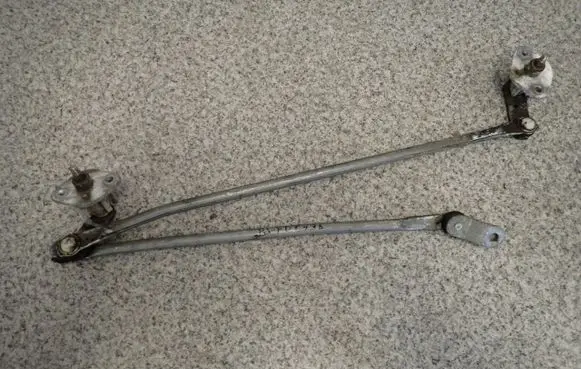 Mazda 323 Front wiper linkage