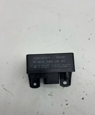 Mercedes-Benz Vaneo W414 Glow plug pre-heat relay 0255452832