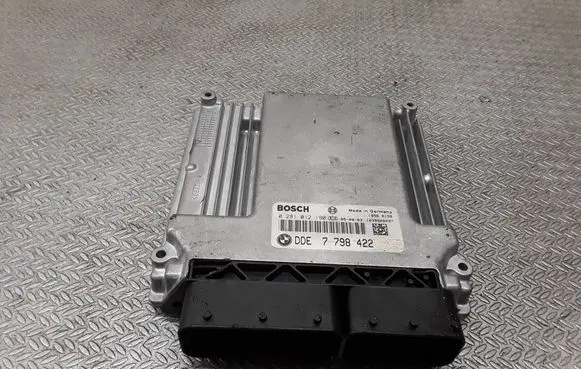 BMW 5 E60 E61 Engine control unit/module 0281012190 7798422