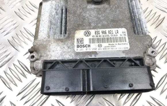 Volkswagen PASSAT B6 Engine control unit/module 03G906021LR 03G906021AN 0281013260