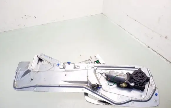 Volvo S70 V70 V70 XC Front door window regulator with motor 9152723