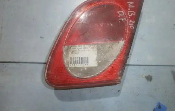 Mercedes-Benz E W210 Tailgate rear/tail lights a2108201064