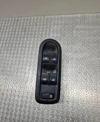 Renault Scenic III - Grand scenic III Electric window control switch 156018070