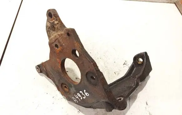 Audi A4 S4 B5 8D Engine mounting bracket 028130147b