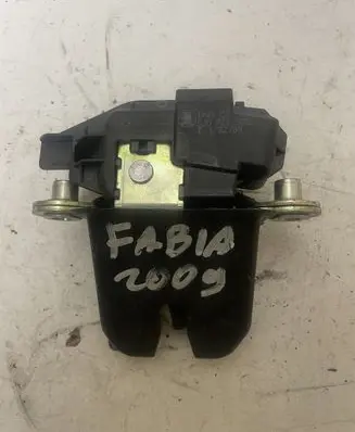Skoda Fabia Mk2 (5J) Tailgate/trunk/boot lock/catch/latch 5J0827501B
