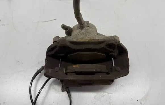 Mercedes-Benz E W211 Front brake caliper Z06028295