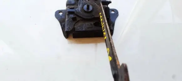KIA Carnival Engine bonnet/hood lock/catch