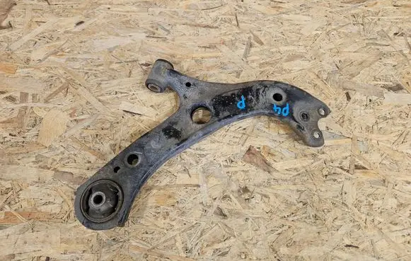 Toyota Prius (XW50) Front lower control arm/wishbone 48068-47060