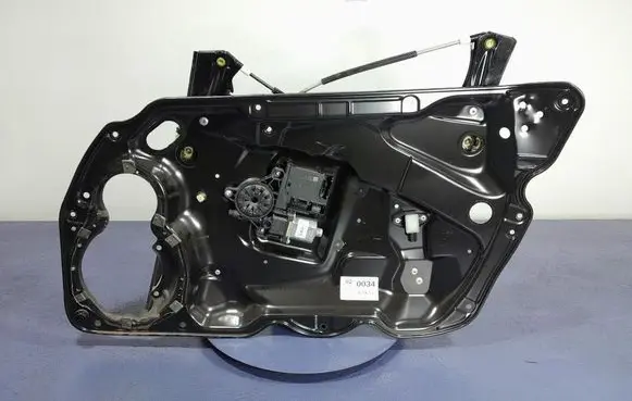 Volkswagen PASSAT CC Front door window regulator with motor 3AA837756