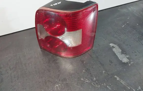 Volkswagen PASSAT B5 Rear/tail lights 3B9945096AA