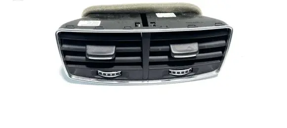 Rear air vent grill