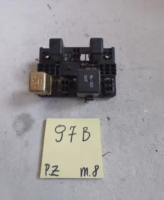 Hyundai Accent Relay mounting block 829378492