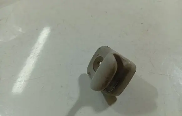 Nissan Almera Tino Sun visor clip/hook/bracket 