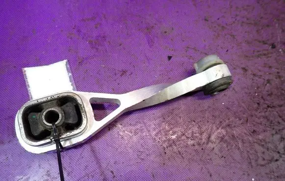 Renault Clio II Engine mount vacuum valve