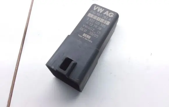 Skoda Octavia Mk2 (1Z) Glow plug pre-heat relay 03G907282A 0522120505