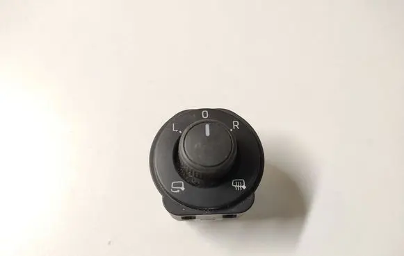 Skoda Superb B8 (3V) Wing mirror switch 3V0959565C