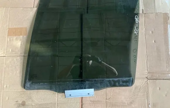Volvo XC90 Rear door window glass 43R001604 DOT682M5540AS3 E000199