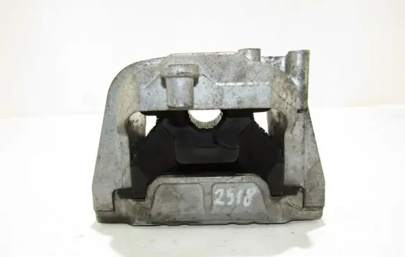 Volkswagen Scirocco Engine mount bracket 1k0199262am