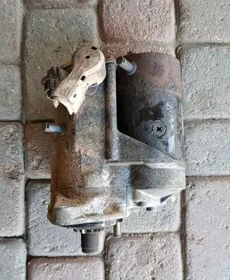 Toyota Land Cruiser (J120) Starter motor