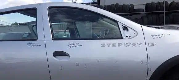 Dacia Sandero II Front door