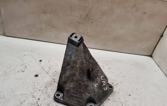 Audi A6 S6 C5 4B Engine mounting bracket 543130 4B0199307C