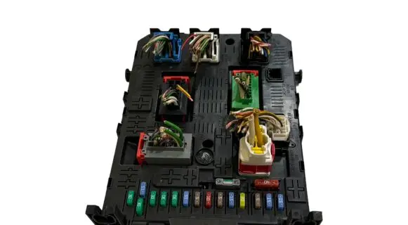 Peugeot Partner Fuse module 281197595