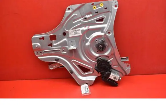 Hyundai ix35 Front door window regulator with motor 824702Y010