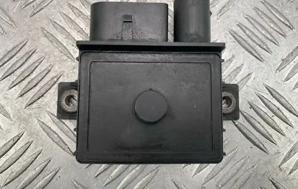 Mercedes-Benz C W204 Glow plug pre-heat relay A6461532579