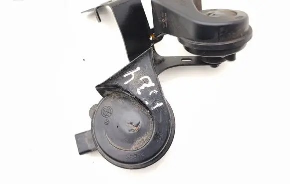 Renault Captur II Horn signal 256052062R